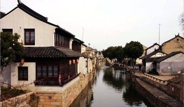 我想知道，这附图片是哪个动漫里的女主？游戏画面